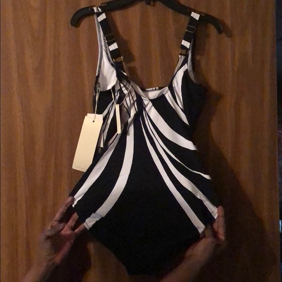 Gottex Swimsuit (ESSENTIALS) - Picture 5 of 5